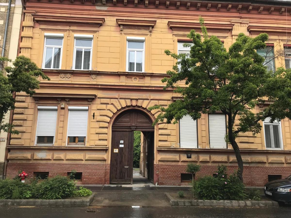 Classic Apartman Szeged Exterior photo